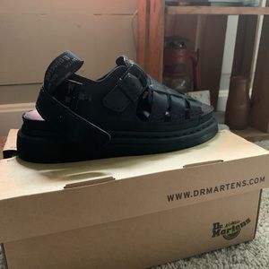 Dr martens arc mono sandal!